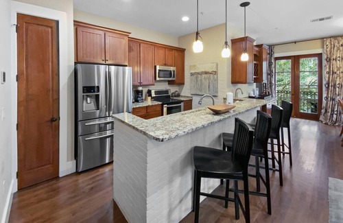 Baytowne Wharf Hotel | Fisherman's Village 245 at Sandestin by Destin Getaways