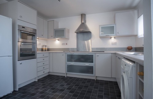 Castle Apartment | Fisherman's Way - 2 Bed Apt - SA1 Swansea