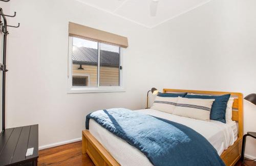 Currarong House | Fishery Road Cottage Pet Friendly 2 Mins Walk to Beach