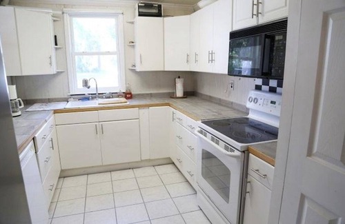 Edisto Island House | Fishing, Crabbing, and Boating paradise on 5 acres.