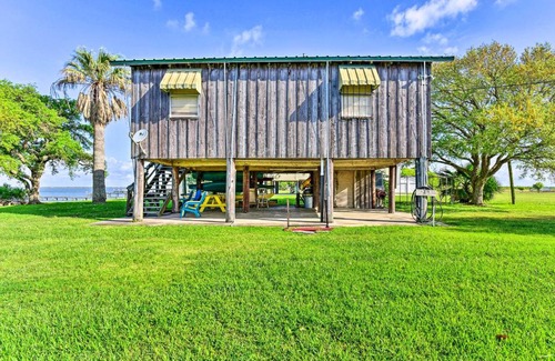 Palacios House | Fishing Pier, Kayaks Bayfront Home in Palacios!