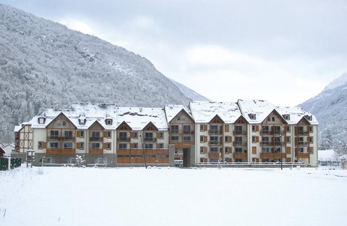 Saint-Mamet Apartment | Fitness, swimming pool, sauna, terrace, balcony, tv, ski locker, 60m², Luchon-Superbagnères