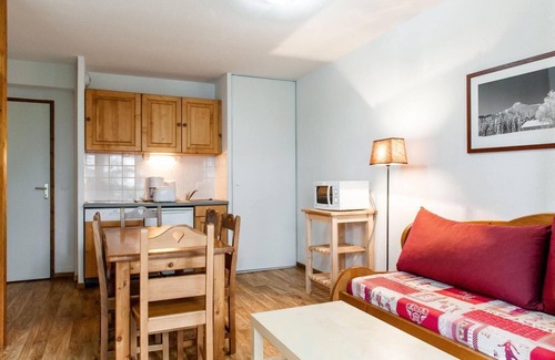 Besse-et-Saint-Anastaise Apartment | Fitness, terrace, balcony, parking, tv, ski locker, 35m², Super Besse