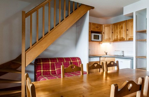 Besse-et-Saint-Anastaise Apartment | Fitness, terrace, balcony, parking, tv, ski locker, 35m², Super Besse