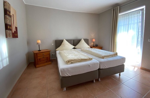 Ungstein Apartment | Fitter apartment, street side, 2 floors (EG,DG) - Apartments Dehn