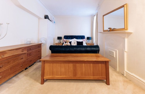 Euston Apartment | Fitzrovia/ Marylebone Large One Bedroom Flat