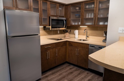 Coeur d'Alene Condo | Five Minutes From North Idaho College | Indoor Pool + Hot Tub + Free Wi-Fi, Free Breakfast