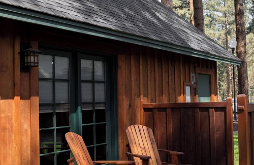 Sisters Cabin | FivePine Lodge & Cabins - Classic Cabin