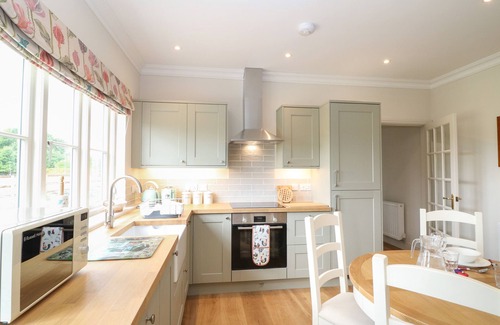 Condicote Cottage | FLAGSTONE COTTAGE, character holiday cottage in Stow-On-The-Wold