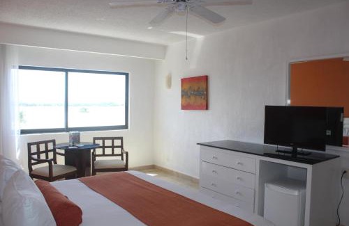 Punta Cancun Hotel | Flamingo Cancun All Inclusive