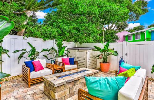 New Smyrna Beach House | Flamingo Cottage