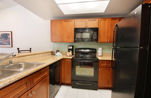 San Diego Country Estates Condo | FLASH SALE! Spacious Villa Near Wine Country w/ Resort Pool, Onsite Spa & WiFi