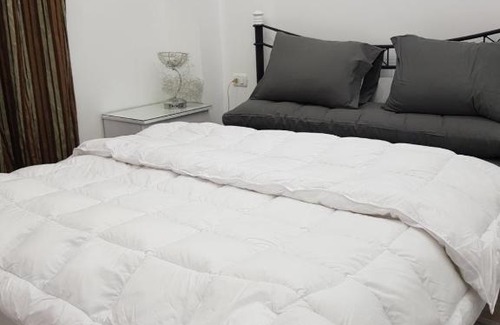 El Hadaba Apartment | Flat 01 bed room. Sea Street. Hadaba Area.