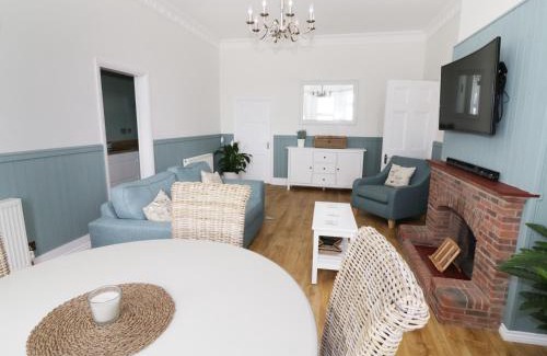 Frinton-on-Sea Apartment | Flat 1, Cambridge Court