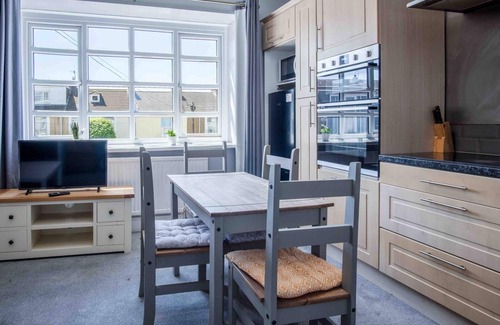 Castle Apartment | Flat 2 Brunswick - 2 Bed Economy Flat - Swansea