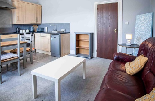 Castle Apartment | Flat 2 Brunswick - 2 Bed Economy Flat - Swansea