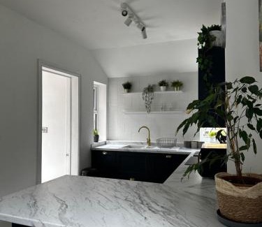 Longford Apartment | Flat 2 The Butlers Quarters