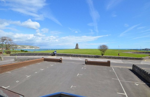 Swanage Apartment | Flat 3 Deco - Three Bedroom Apartment, Sleeps 6