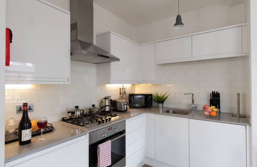 Chinatown Apartment | Flat 3 · home.ly – Central London West End Apartment