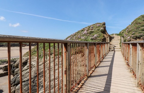 Porth Apartment | FLAT 8, family friendly, character holiday cottage in Newquay