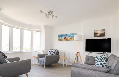 Porth Apartment | FLAT 8, family friendly, character holiday cottage in Newquay