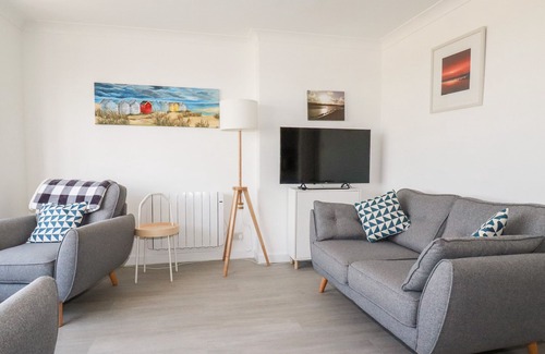 Porth Apartment | FLAT 8, family friendly, character holiday cottage in Newquay
