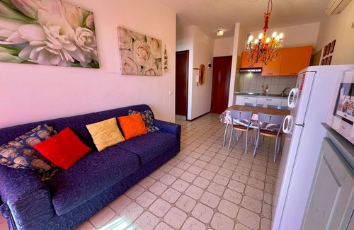 Porto Santa Margherita Apartment | Flat by the sea with a balcony