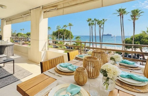 Cannes City Centre Apartment | Flat Croisette 67 - Terrace & Jacuzzi Apartment