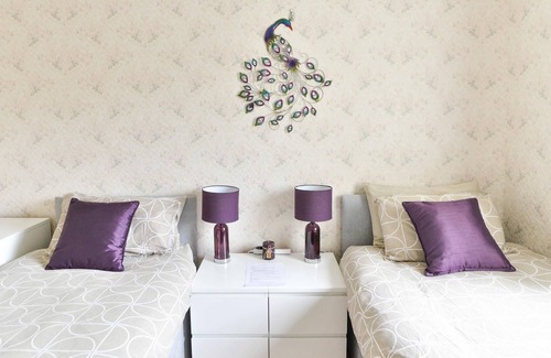 Central Aberdeen Apartment | Flat good price and value for money
