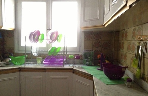 Al Duqqi Apartment | Flat in family building & an upscale neighbourhood with AC in all rooms