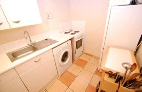 Glasgow Apartment | Flat in Glasgow,close to all Local Amenities,