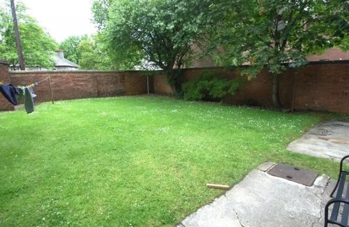 Glasgow Apartment | Flat in Glasgow,close to all Local Amenities,