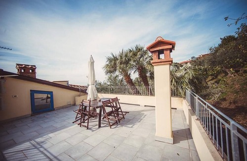 San Carlo Terme Apartment | flat 'Settimo Cielo9' with swimming pool