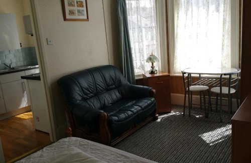 Great Yarmouth Apartment | Flat - Sleeps 2 & On Street Parking