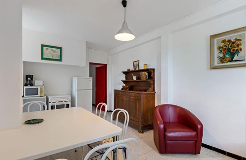 Meze Apartment | Flat with pool in the heart of vineyards