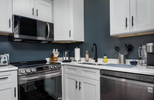 Harrisburg - Hershey Apartment | Flats on Front - Riverfront Gem, Fast Wi-Fi, 3F