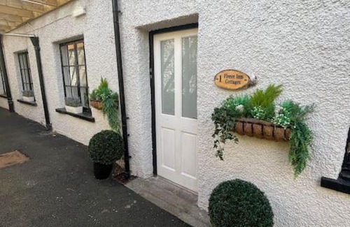 Kendal House | Fleece Cottage