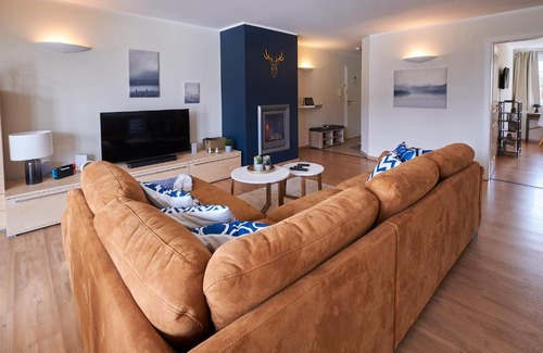 Muritz Apartment | FLEESENTRAUM Seeadler Grand Maisonette - Für Golfer und Familien - Sauna Kamin Balkon Nintendo - Hunde willkommen!