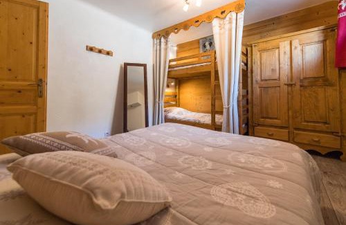 Lanslevillard Apartment | Fleurs et Neige