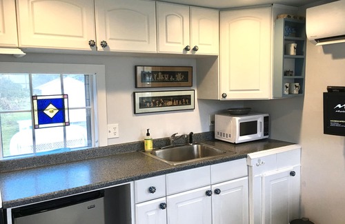 Snug Harbor Cottage | Flexible Cancellation! The Snug Cottage -Snug Harbor - East Matunuck, RI
