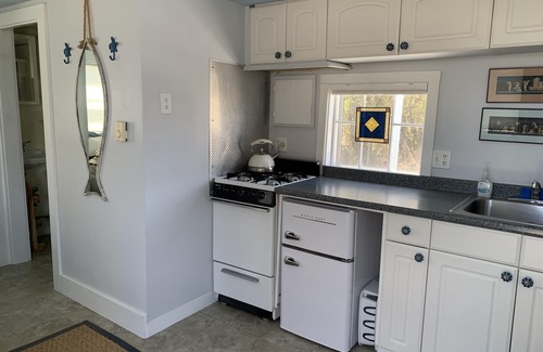 Snug Harbor Cottage | Flexible Cancellation! The Snug Cottage -Snug Harbor - East Matunuck, RI