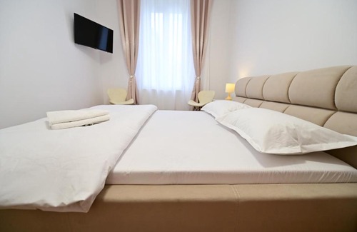 Center Apartment | FLH - Kaly's Place