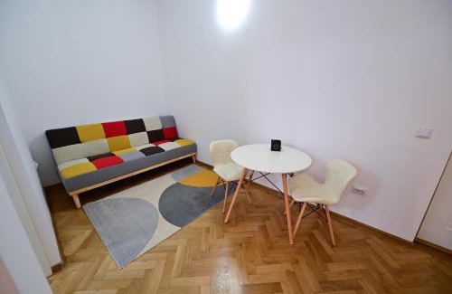 Center Apartment | FLH - Kaly's Place