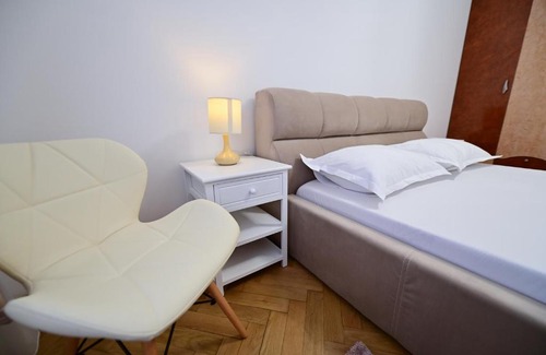 Center Apartment | FLH - Kaly's Place