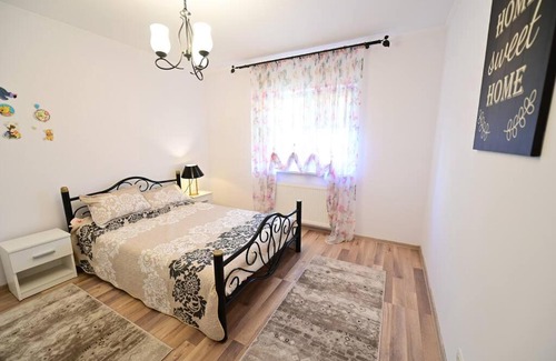 Cisnadie Apartment | FLH - TeaHome