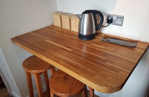 Brandon Cottage | Flint Cottage - Thetford Forest & The Brecks - Cozy Cottage, Log Fire