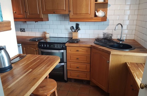 Brandon Cottage | Flint Cottage - Thetford Forest & The Brecks - Cozy Cottage, Log Fire