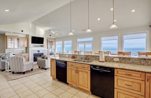 Surf City House | Flip Flops - Oceanfront - Private Pool & Hot Tub - Elevator