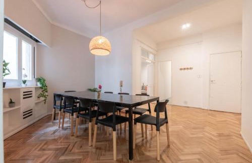 Recoleta Apartment | Fliphaus Arenales 1900 - 5 Bd 3 Ba Recoleta