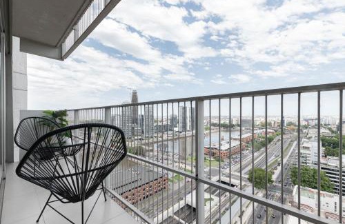 San Telmo Apartment | Fliphaus Azopardo 700 'B' Lux Loft Pool Puerto Madero